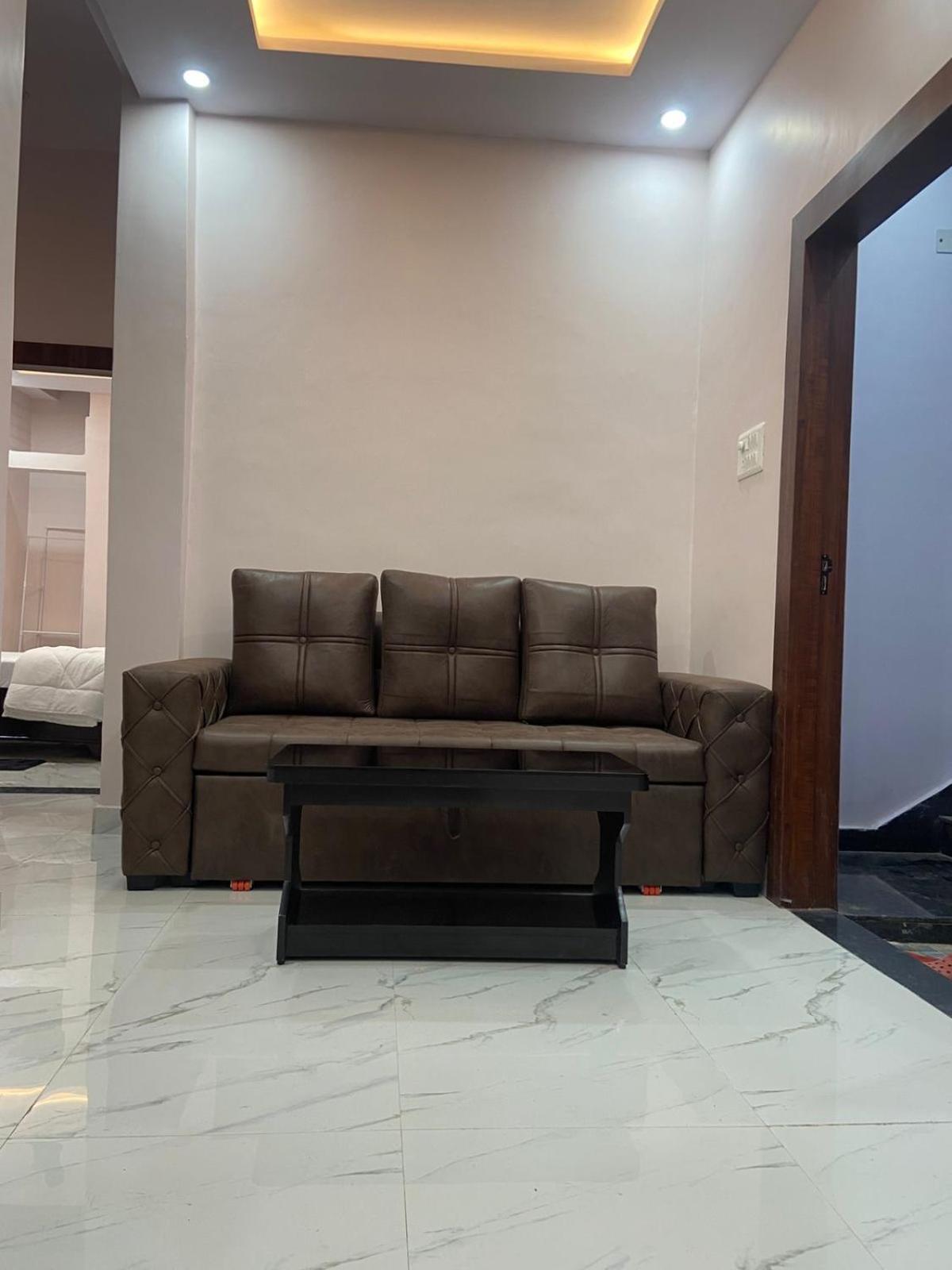 Nirmal Niwas Hotel พาราณสี ภายนอก รูปภาพ